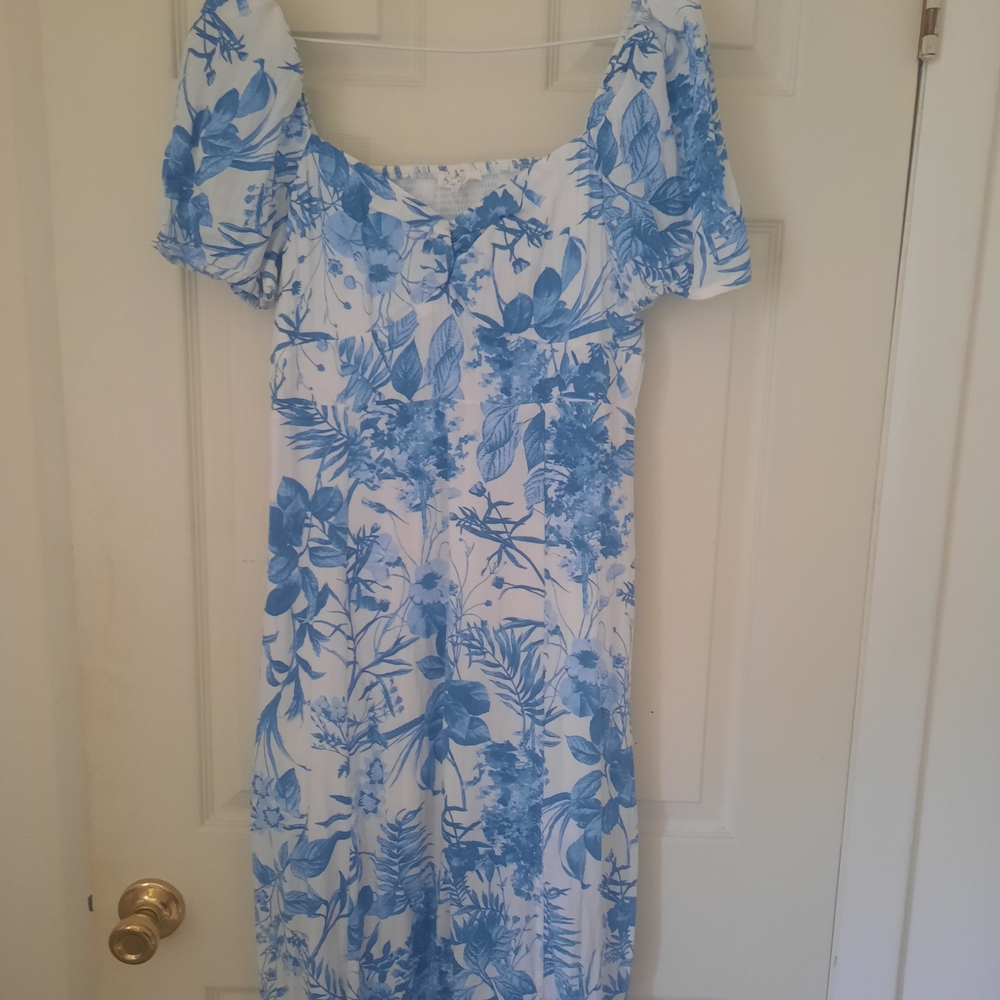 Elegant Blue Floral Midi Dress